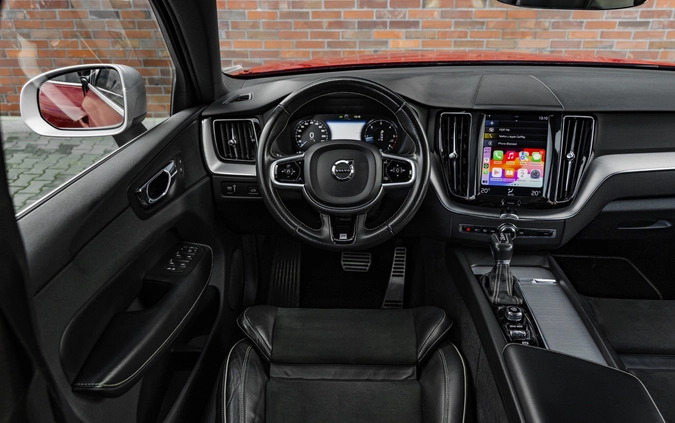 Volvo XC 60 cena 125900 przebieg: 133628, rok produkcji 2018 z Recz małe 781